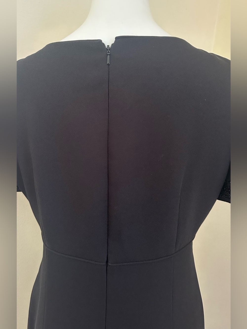 LIZ CLAIBORNE NIGHT Black Beaded Short-Sleeve Heart Shape Evening Gown Sz 12 - Picture 8 of 16